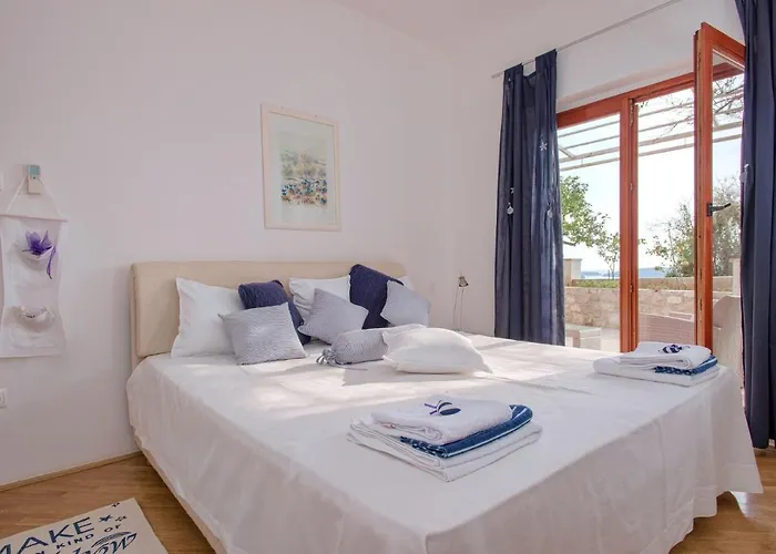 With A Parking Space Hvar - 11427 Apartament Hvar Town